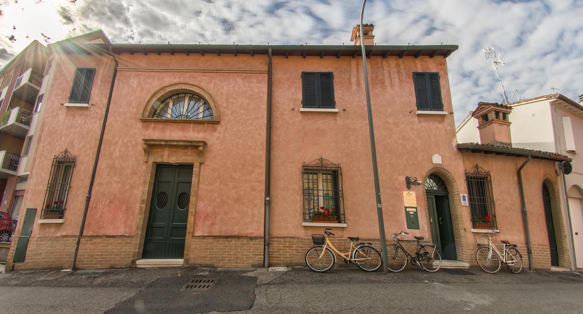 Ai Giardini Di San Vitale Bed & Breakfast